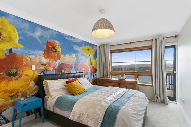 Photo of property in 83 Houghton Bay Road, Houghton Bay, Wellington, 6023