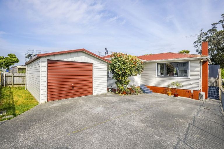 Photo of property in 6 Mclean Avenue, Papatoetoe, Auckland, 2025