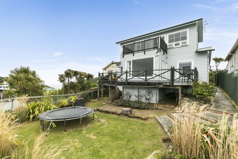 Photo of property in 83 Houghton Bay Road, Houghton Bay, Wellington, 6023