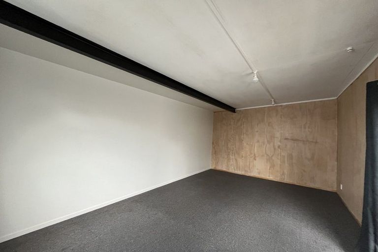 Photo of property in 54 Waiwaka Terrace, Strandon, New Plymouth, 4312