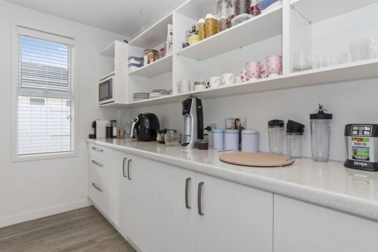 Photo of property in 19 Hiria Crescent, Papamoa Beach, Papamoa, 3118