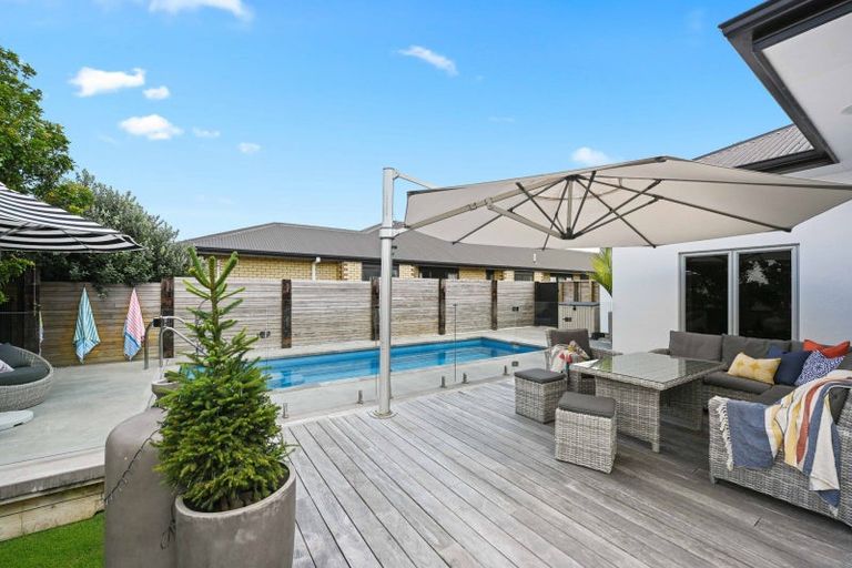 Photo of property in 94 Rototuna Road, Rototuna, Hamilton, 3210