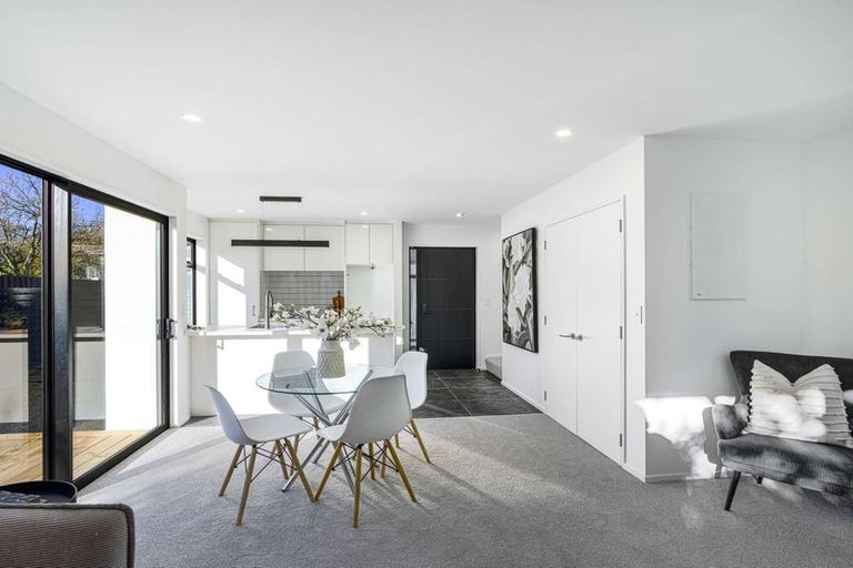 Photo of property in 2/10 Brockworth Place, Riccarton, Christchurch, 8011