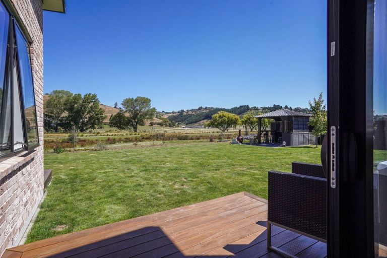 Photo of property in 8 Caro Lane, Cracroft, Christchurch, 8022