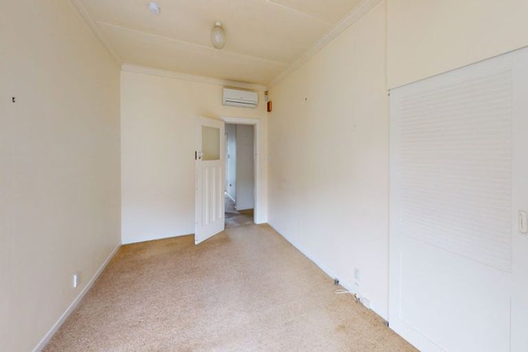 Photo of property in 12 Saint Leonard Street, Saint Johns Hill, Whanganui, 4501