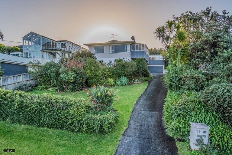 Photo of property in 23 Jellicoe Road, Murrays Bay, Auckland, 0630