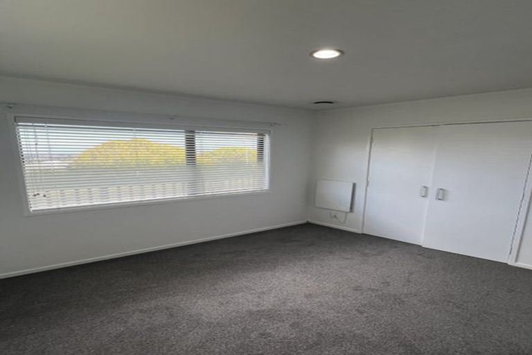 Photo of property in 28 Goodwood Drive, Goodwood Heights, Auckland, 2105