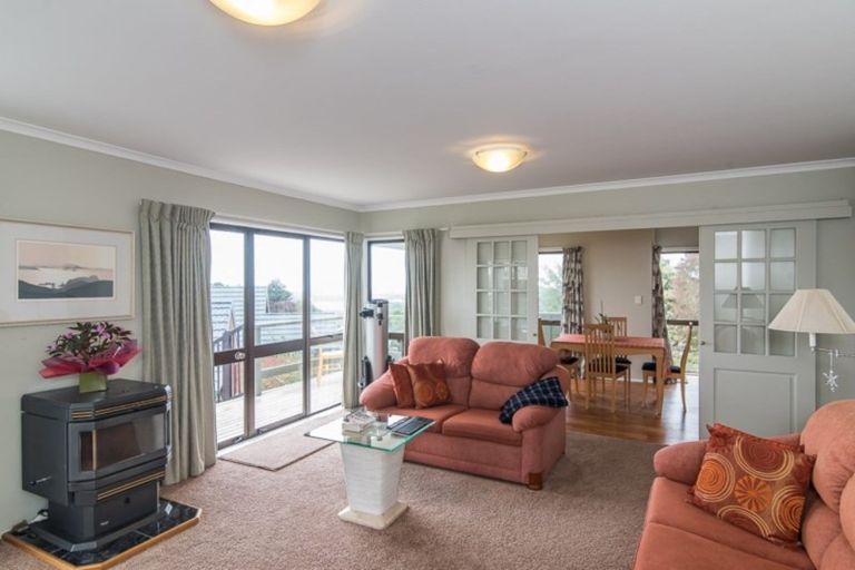 Photo of property in 14 Amokura Street, Waikanae, 5036