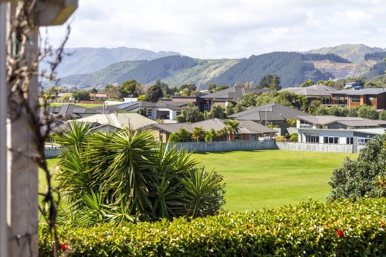 Photo of property in 136 Renown Road, Raumati South, Paraparaumu, 5032