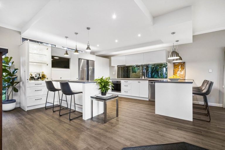 Photo of property in 12 Harrogate Place, Grandview Heights, Hamilton, 3200