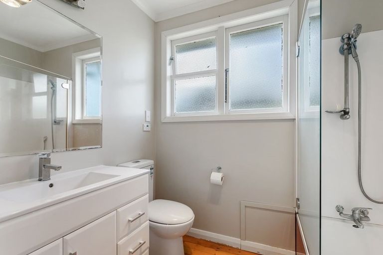 Photo of property in 8 Arimu Road, Papakura, 2110