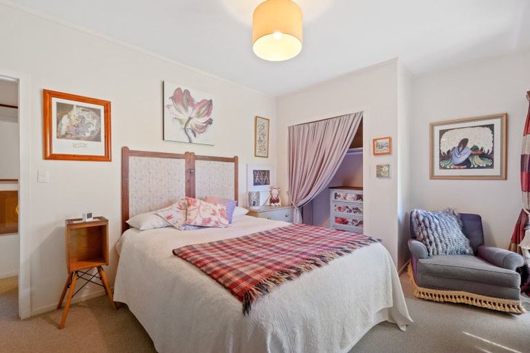 Photo of property in 75 Morley Street, New Plymouth, 4310