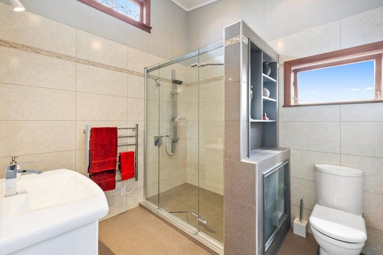 Photo of property in 192 Cambridge Terrace, Naenae, Lower Hutt, 5011