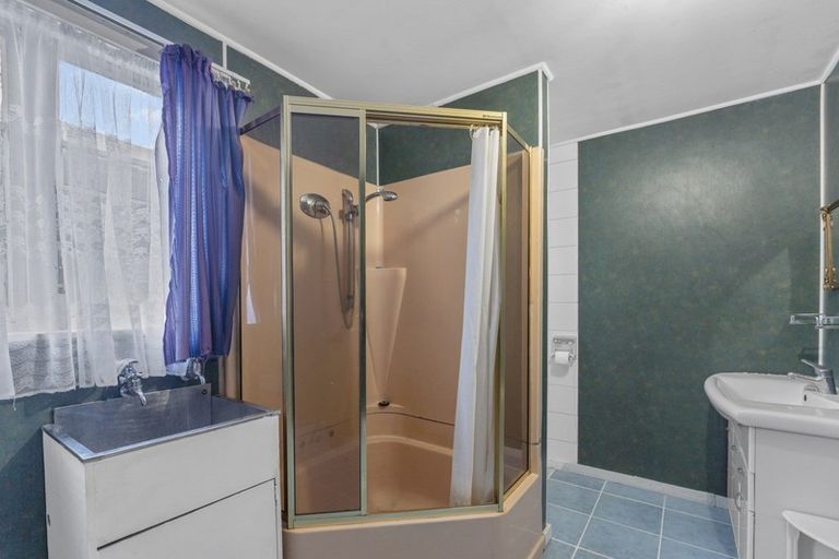 Photo of property in 122 Waikawa Road, Picton, 7220