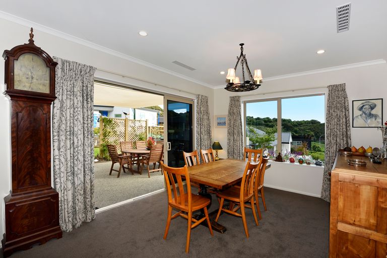 Photo of property in 19 Devenish Place, Atawhai, Nelson, 7010