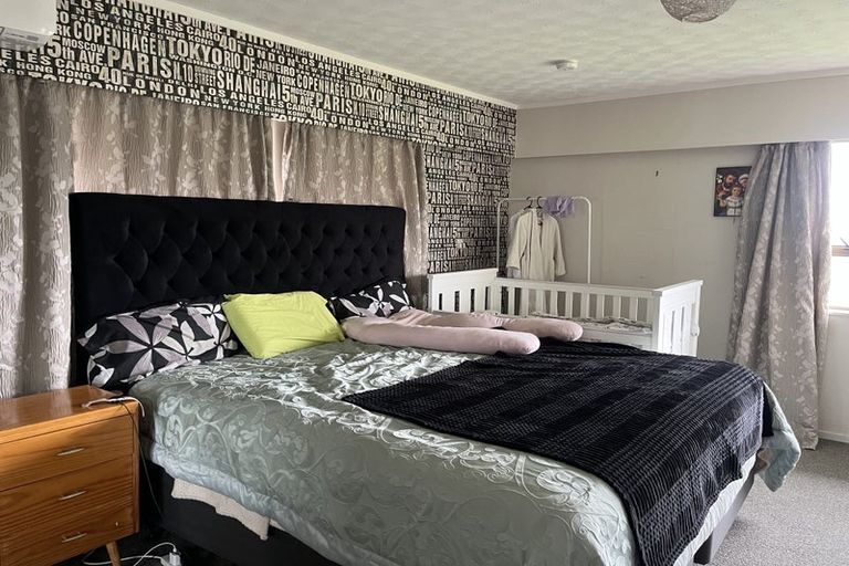 Photo of property in 6 Caulfield Place, Awapuni, Palmerston North, 4412