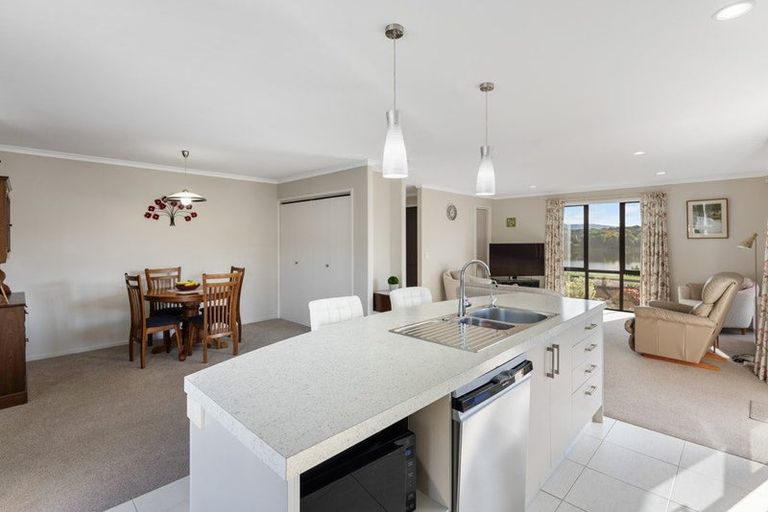 Photo of property in 12 Mcgregor Place, Paraparaumu, 5032