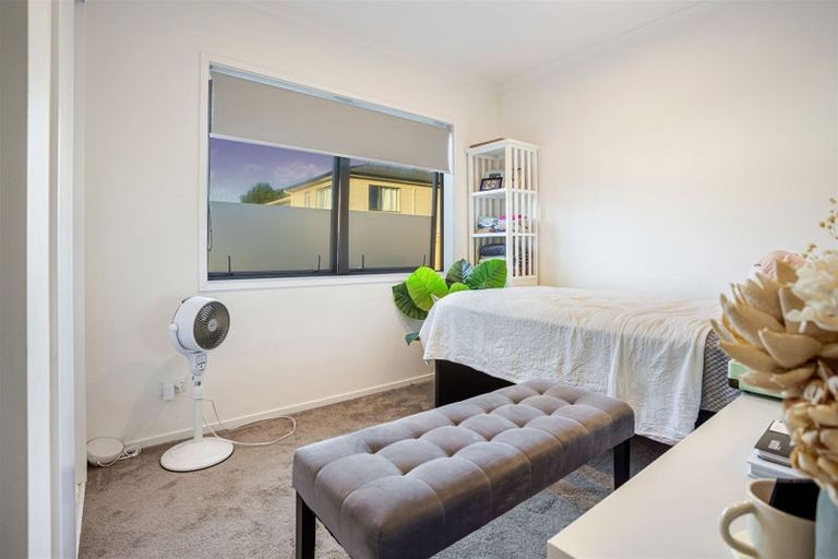 Photo of property in 1a Makora Road, Massey, Auckland, 0614