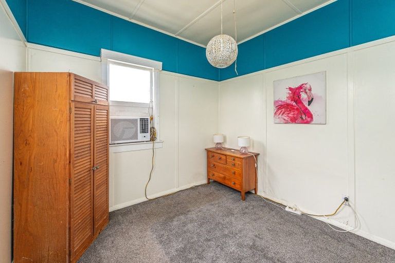 Photo of property in 17 Gloag Street, Waverley, 4510