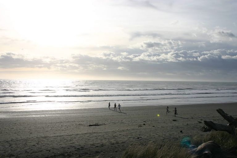 Photo of property in 20 Tasman Road, Otaki Beach, Otaki, 5512