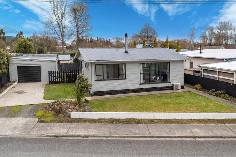 Photo of property in 15 High Street, Milton, 9220