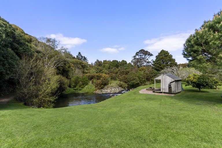 Photo of property in 94 Fitzpatrick Road, Brookby, Manurewa, 2576