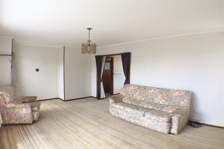 Photo of property in 23 Ward Crescent, Te Atatu Peninsula, Auckland, 0610