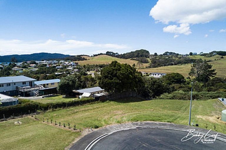 Photo of property in 1 Lori Lane, Coopers Beach, 0420