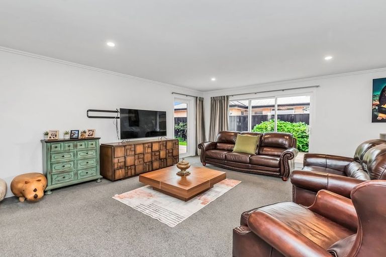 Photo of property in 2 Highworth Crescent, Rolleston, 7615