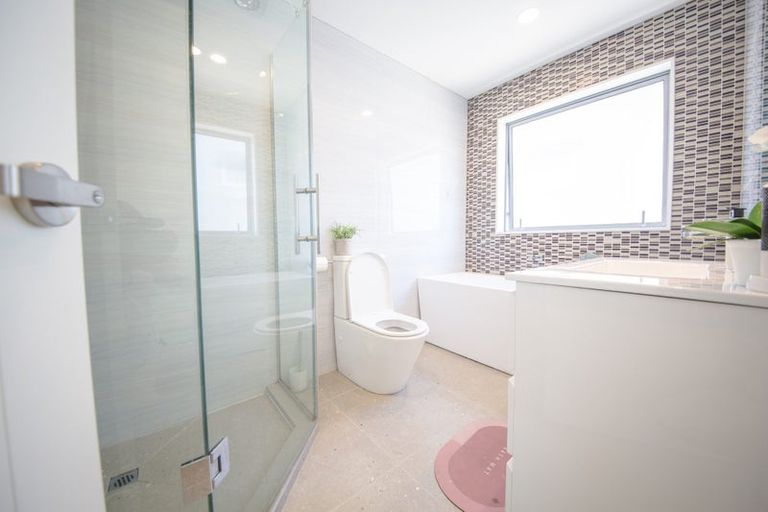 Photo of property in 33 Lockheed Street, Hobsonville, Auckland, 0618