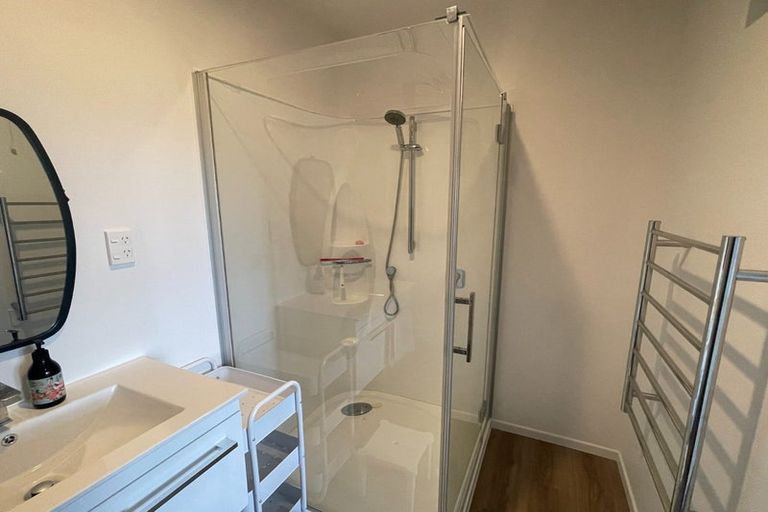 Photo of property in 10 Highbury Road, Highbury, Wellington, 6012