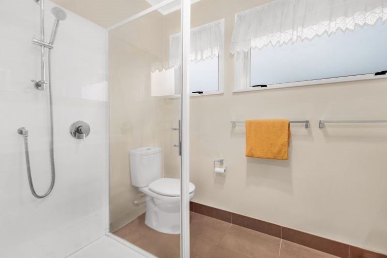 Photo of property in 2/52 Wallace Road, Papatoetoe, Auckland, 2025