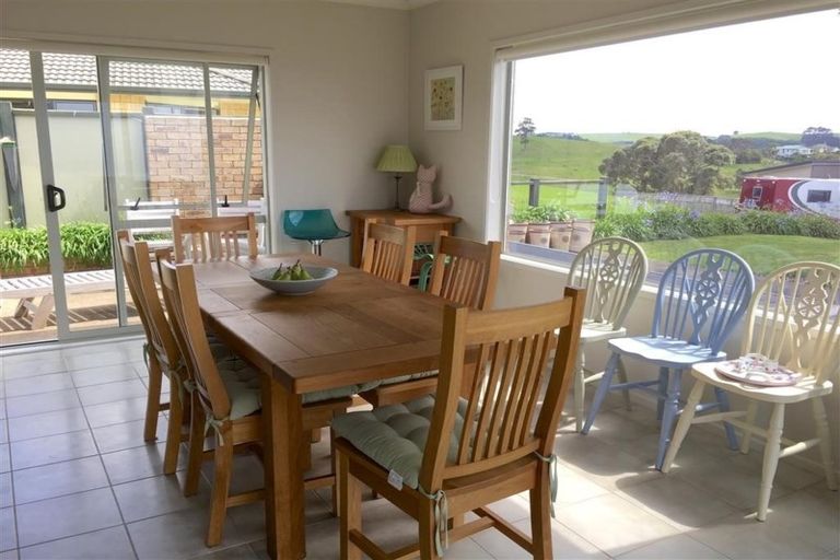 Photo of property in 38 Lax Crescent, Leigh, 0985