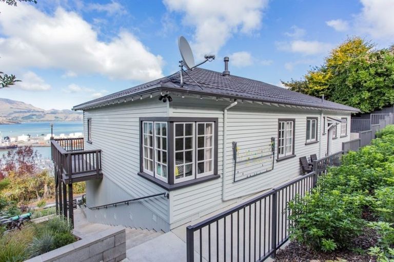 Photo of property in 6 Dudley Road, Lyttelton, 8082