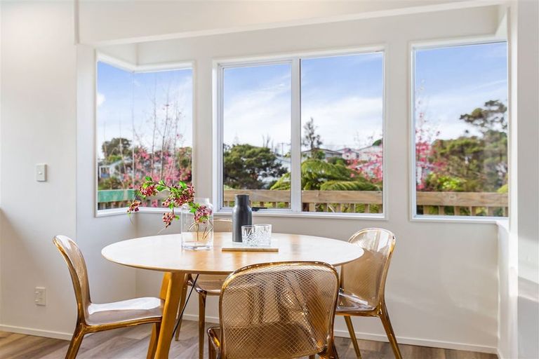 Photo of property in 1/51 Aeroview Drive, Beach Haven, Auckland, 0626