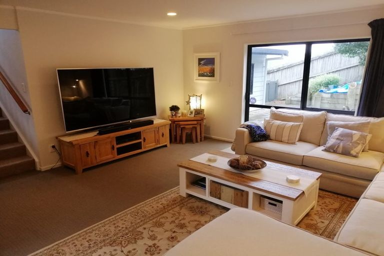 Photo of property in 24 Montclair Rise, Browns Bay, Auckland, 0630