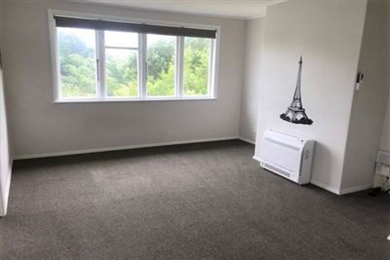 Photo of property in 16 Durham Street, Cannons Creek, Porirua, 5024