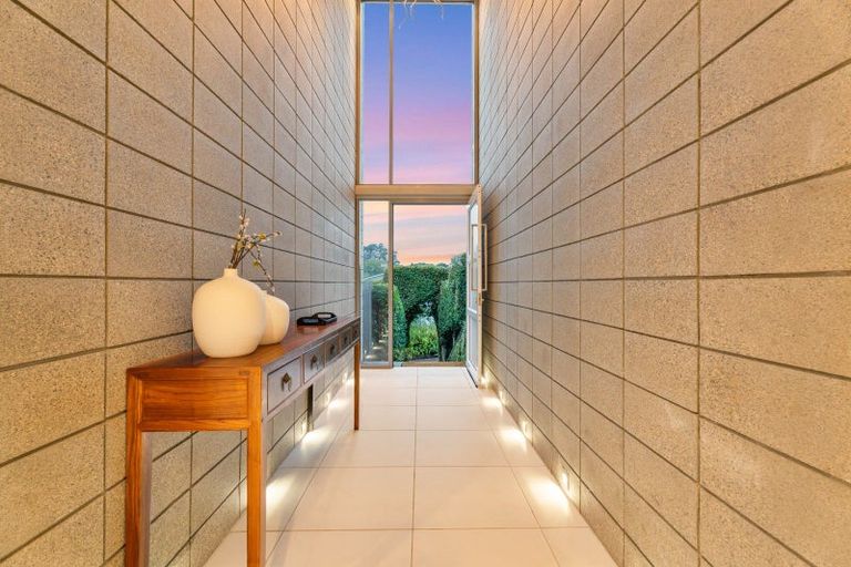 Photo of property in 1 Endymion Place, Half Moon Bay, Auckland, 2012