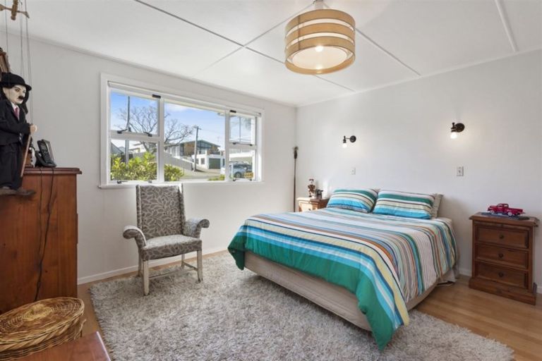 Photo of property in 34 Pitau Road, Mount Maunganui, 3116