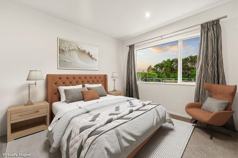 Photo of property in 1 Ngaire Close, Wainui, Silverdale, 0994