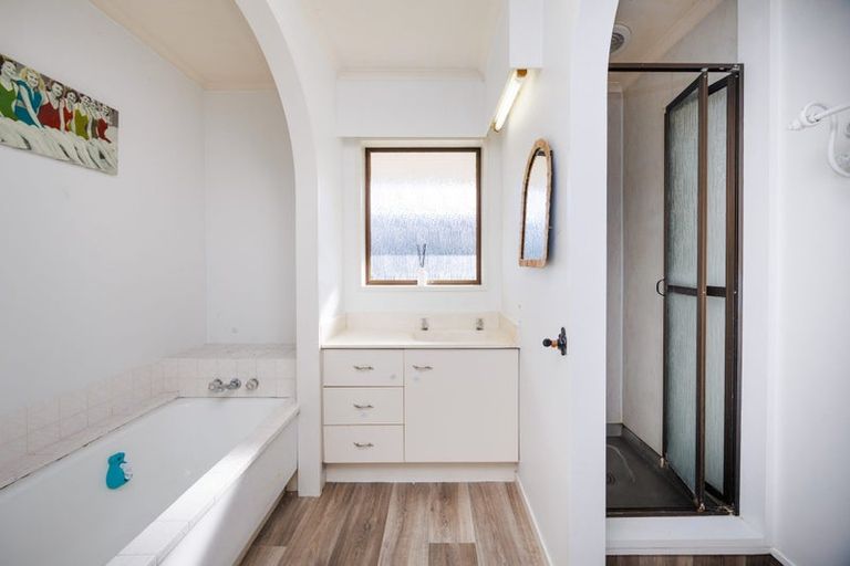 Photo of property in 18 Kentucky Way, Awapuni, Palmerston North, 4412