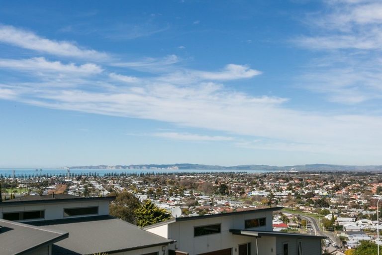 Photo of property in 7 Enfield Road, Hospital Hill, Napier, 4110