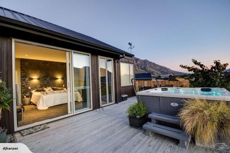 Photo of property in 5 Kintyre Court, Jacks Point, Queenstown, 9371