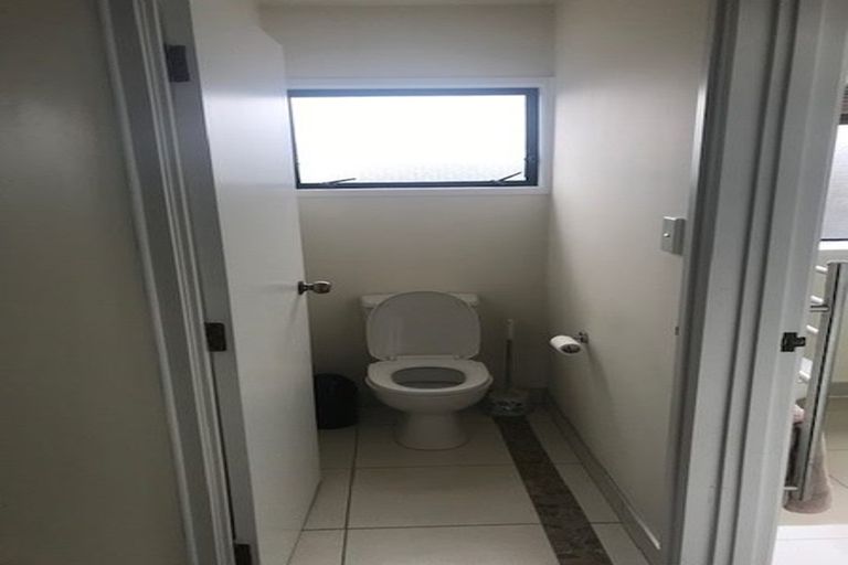 Photo of property in 34 De Quincey Terrace, Highland Park, Auckland, 2010