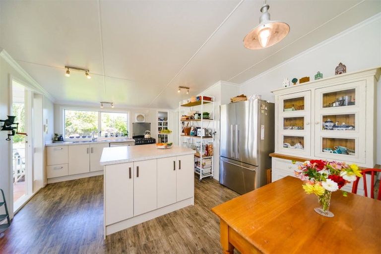 Photo of property in 27 Bond Street, Marton, 4710