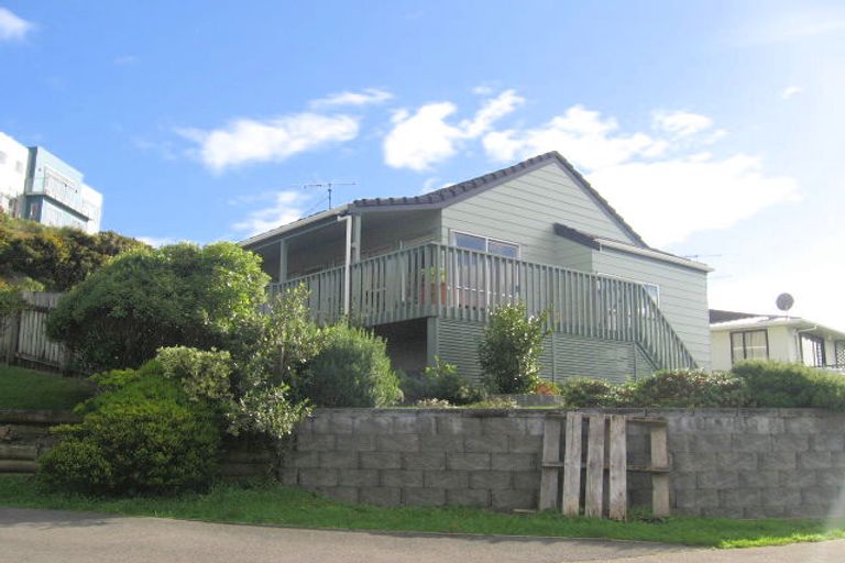 Photo of property in 129 Maungaraki Road, Korokoro, Lower Hutt, 5012