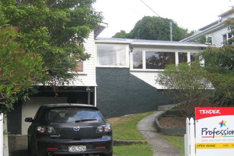 Photo of property in 18 Richmond Avenue, Karori, Wellington, 6012