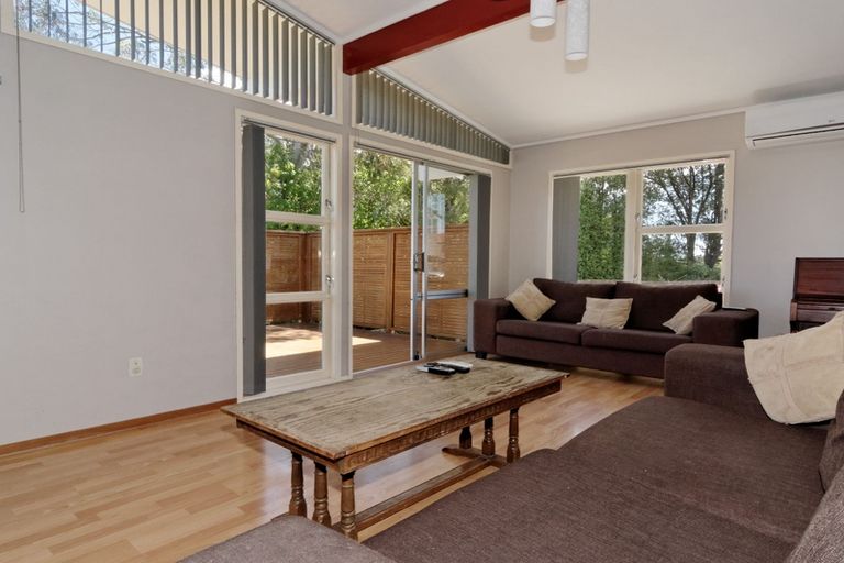 Photo of property in 69a Captain Scott Road, Glen Eden, Auckland, 0602