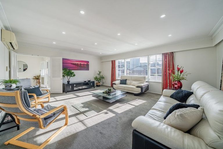 Photo of property in 17 De Menech Grove, Avalon, Lower Hutt, 5011
