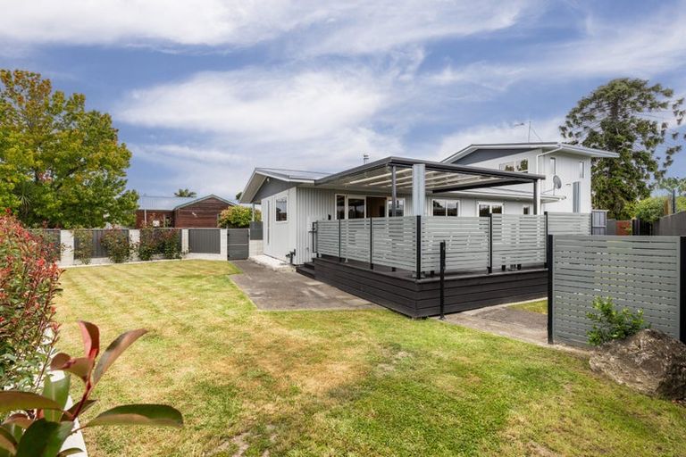 Photo of property in 10 Sutton Avenue, Clive, 4102